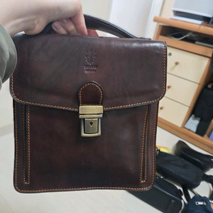 토튬 브라운 가죽 서류가방 이미지