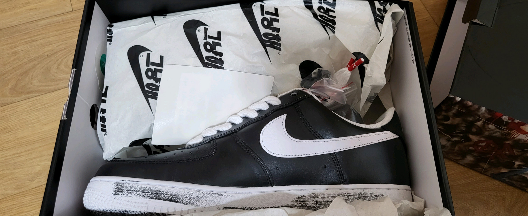 나이키 피마원 지디 피스마이너스원 295 판매합니다. 이미지