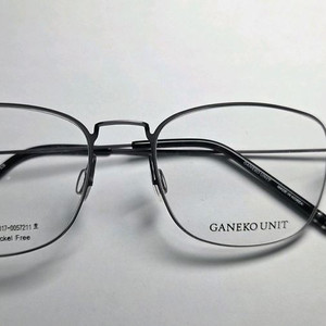 새것)안경테(가네코 유닛 /정가 23만원/깃털테/선글라스 젠틀몬스터x) 이미지
