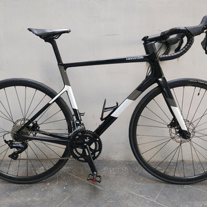 초경량 23년 캐논데일 슈퍼식스에보 디스크 카본 로드자전거 54사이즈 팔아요. 이미지