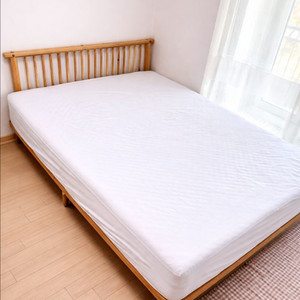 원목 침대프레임 매트리스 세트 이미지