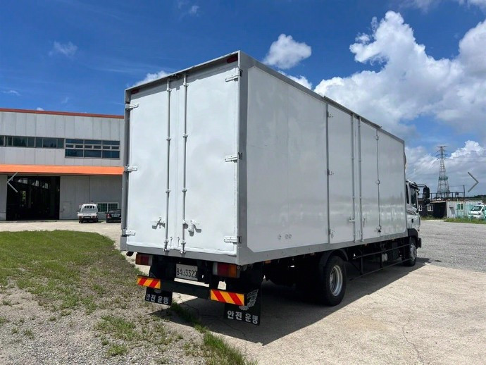 메가트럭 4.5톤익스탑차 이미지