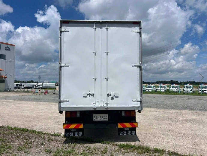 메가트럭 4.5톤익스탑차 이미지