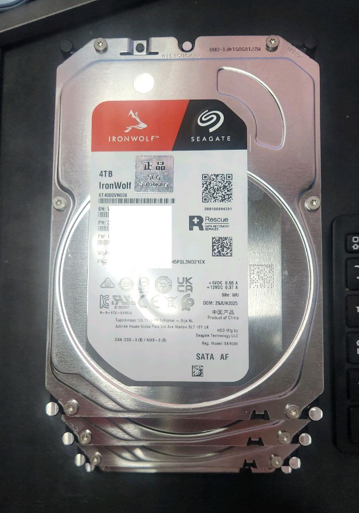 시게이트 아이언울프 4TB 하드디스크 4개 세트 이미지