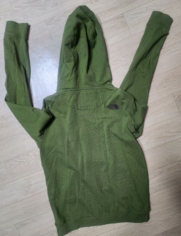 노스페이스 후드티 이미지