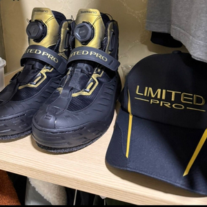 시마노 리미티드프로 갯바위화 fs-140x 270사이즈 이미지