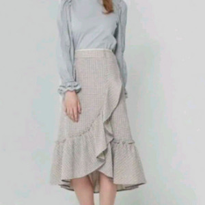 한섬 SJSJ 깅엄 체크 프릴 언밸런스 스커트 64-94 이미지