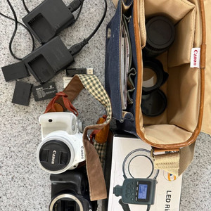 캐논 100d 화이트,블랙 세트 이미지