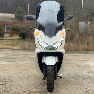혼다 pcx125 21년식 6만1천키로 판매합니다 이미지