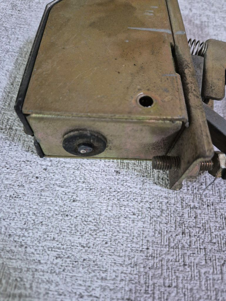 엘리베이터 도어 인터록 스위치 2개 세트 카락장치 기계식 인터락 산업용 부품 이미지