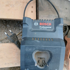 (보쉬전동드릴)배터리 충전기 이미지