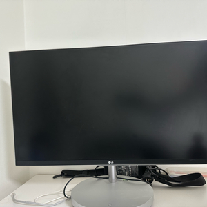 LG 27V70N 27인치 일체형 PC 이미지