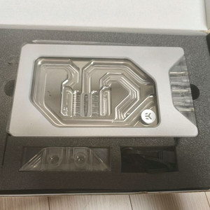 EK RTX 3090FE 워터블럭 이미지