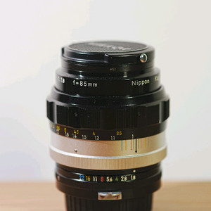 니콘 NIKKOR-H Auto 85mm f1.8 수동 렌즈 이미지
