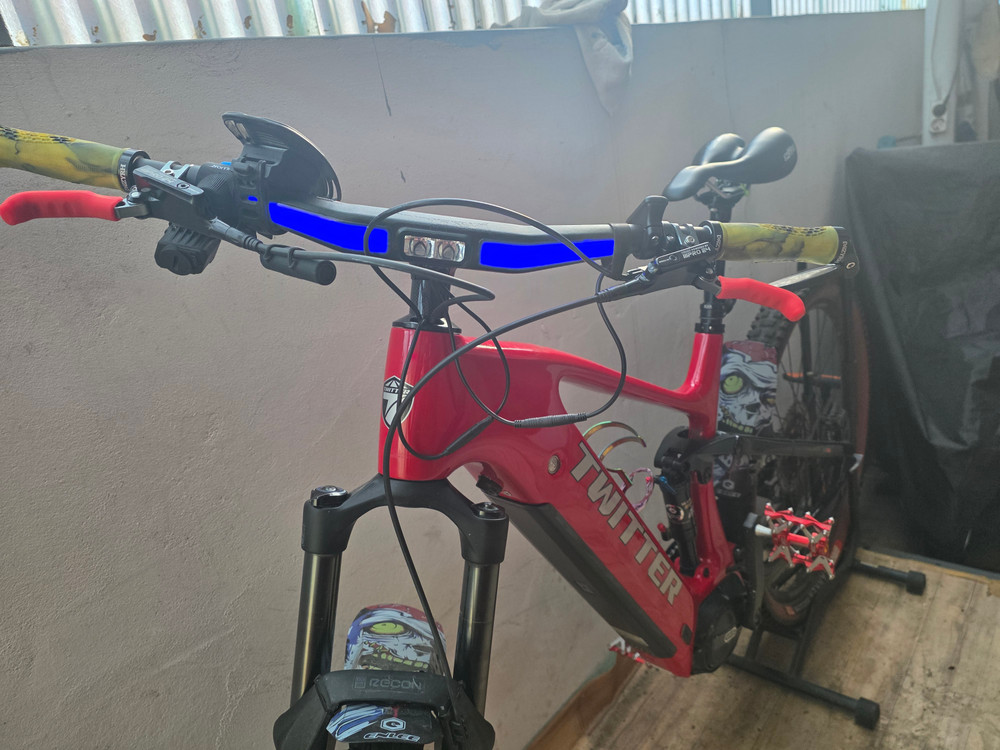 트위터 EM 10 풀 카본 전기 자전거 이미지