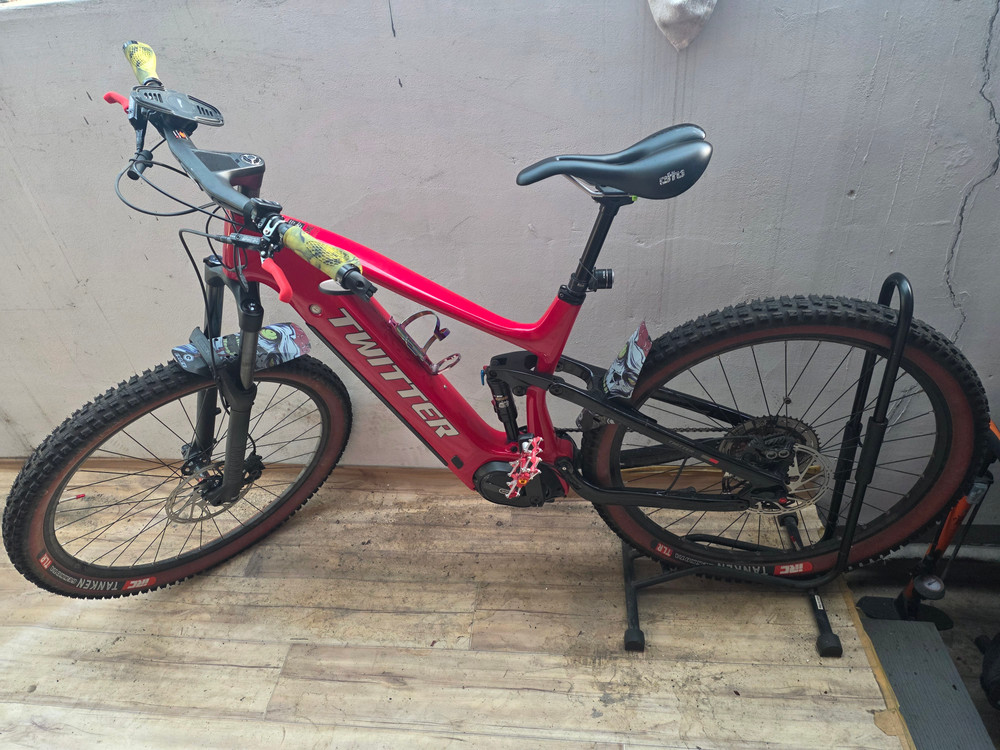 트위터 EM 10 풀 카본 전기 자전거 이미지