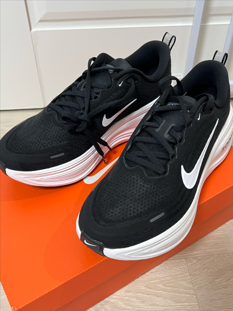 나이키 보메로 플러스 265 이미지