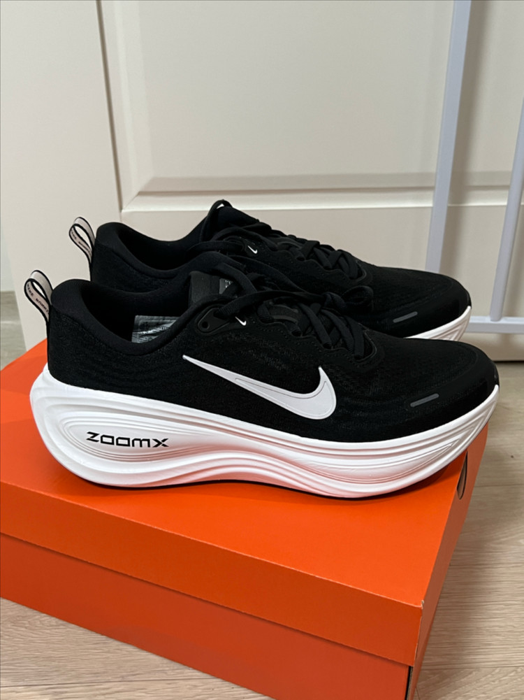 나이키 보메로 플러스 265 이미지