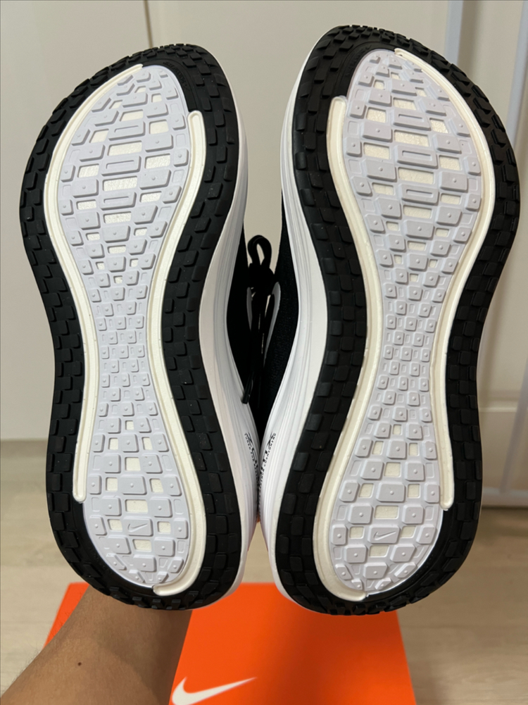 나이키 보메로 플러스 265 이미지