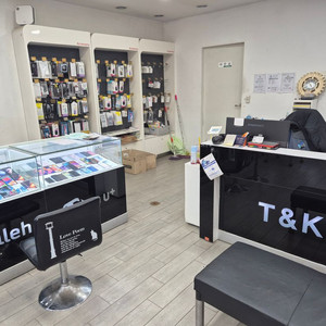 휴대폰 진열장 및 인포 인테리어 세트 이미지