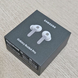 미개봉 새제품 삼성 버즈4프로 White 국내정품 이미지