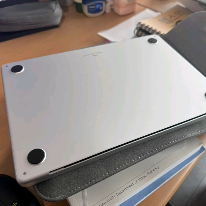 맥북에어 M4 13인치 실버 풀박스 판매 (램16GB / 배터리사이클 2 / 새제품급) 이미지