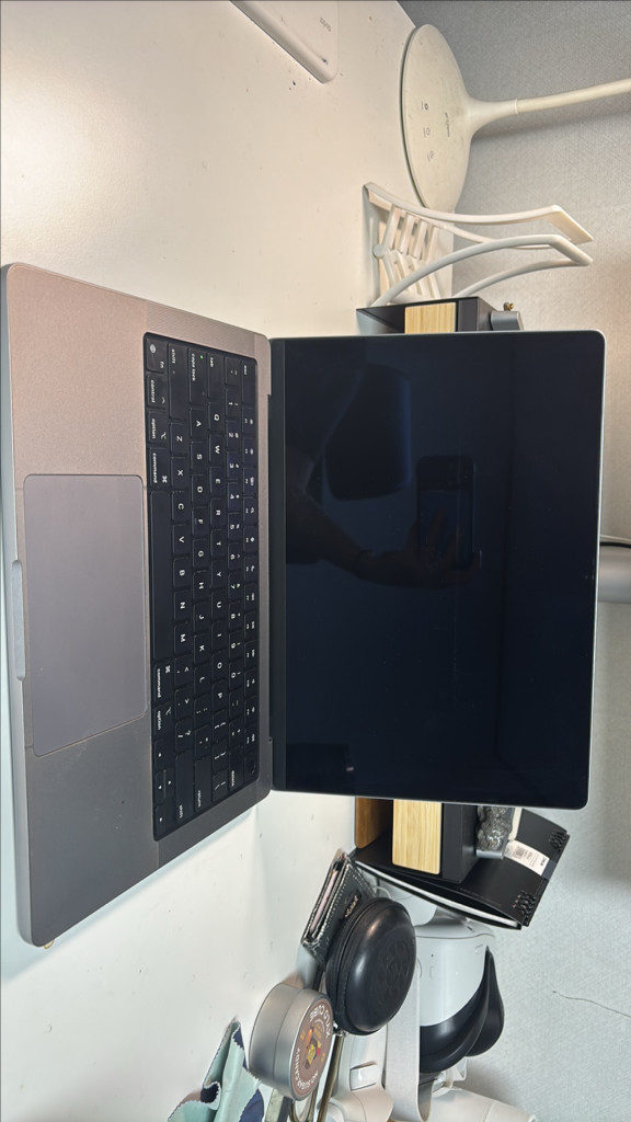 맥북 프로 M1 Max 14인치 CTO(영문자판, 32GB, 2TB) 이미지