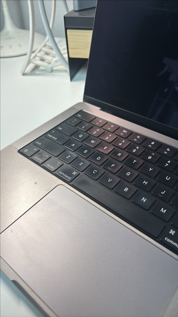 맥북 프로 M1 Max 14인치 CTO(영문자판, 32GB, 2TB) 이미지