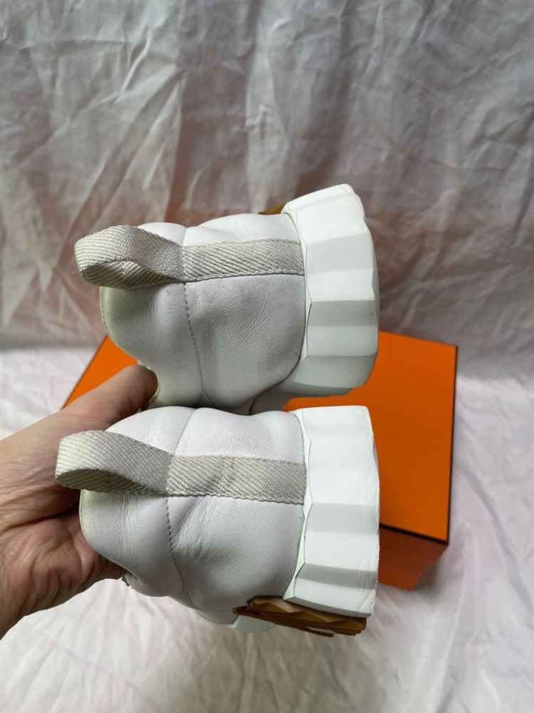 [43] 에르메스 카프스킨 스웨이드 바운싱 스니커즈 이미지