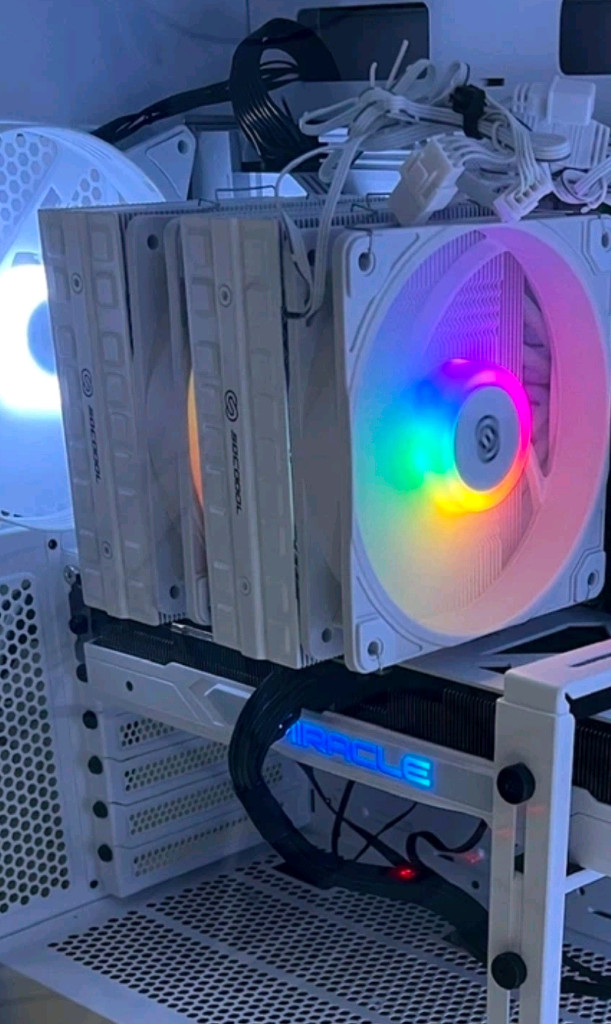 개인 고사양 게이밍 컴퓨터 화이트 조합 7600/4070 super/m.2 1tb/ddr5 이미지