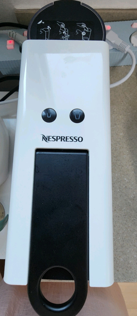 네스프레소 에센자 미니 C30_화이트 이미지