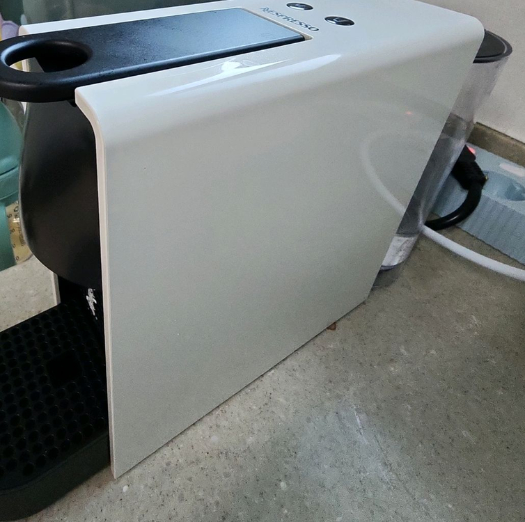 네스프레소 에센자 미니 C30_화이트 이미지