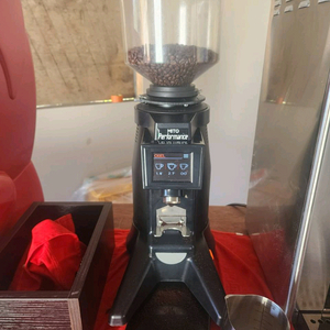 커피 그라인더 이미지