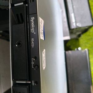 시놀로지 랙타입 나스 rs422+. 4tb hdd 4개 이미지