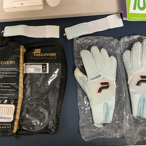 프리커버리 GKCOACH 오코치에디션 민트 골키퍼 장갑 세트 이미지