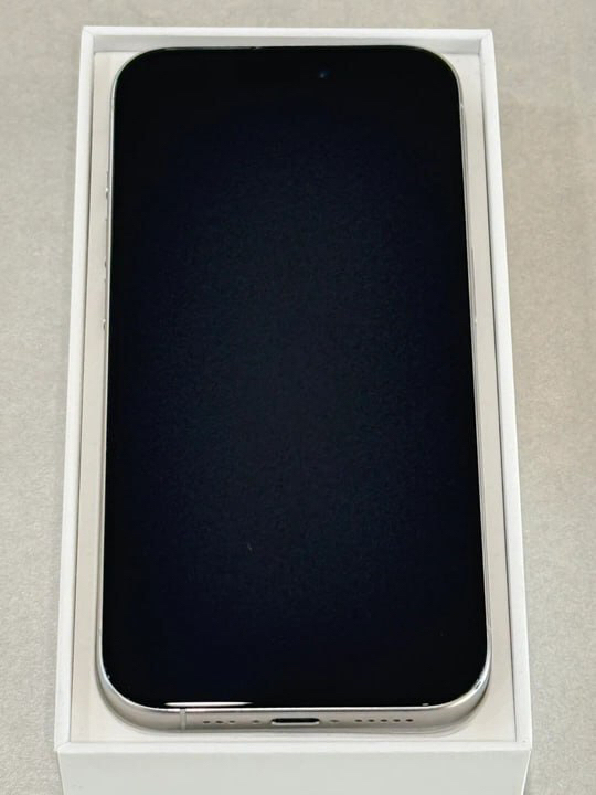 아이폰 15프로 256 화이트 배터리94 이미지