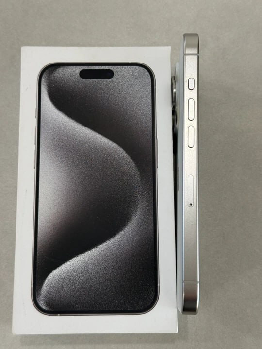 아이폰 15프로 256 화이트 배터리94 이미지