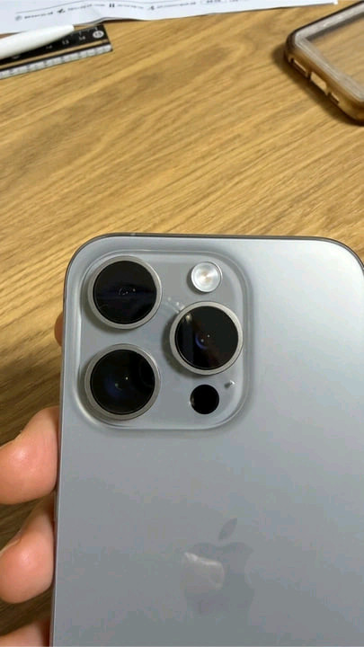 아이폰 15 Pro 실버 512G 이미지