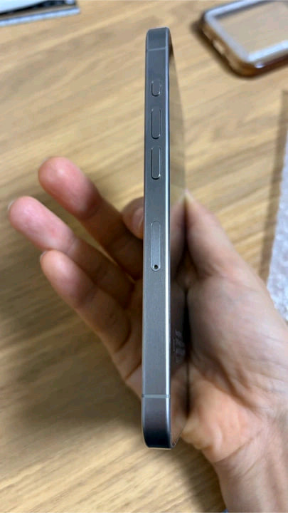 아이폰 15 Pro 실버 512G 이미지