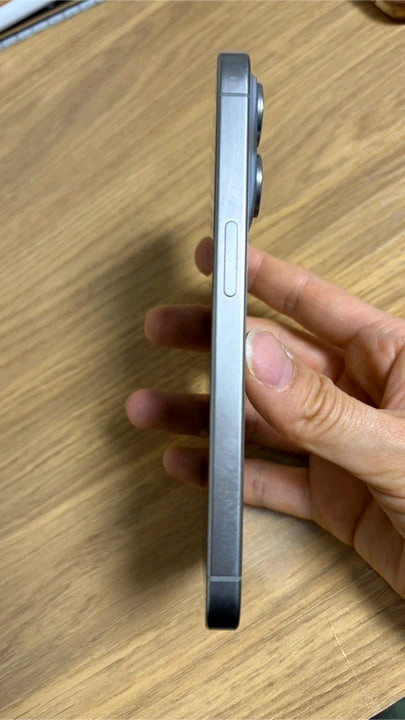 아이폰 15 Pro 실버 512G 이미지