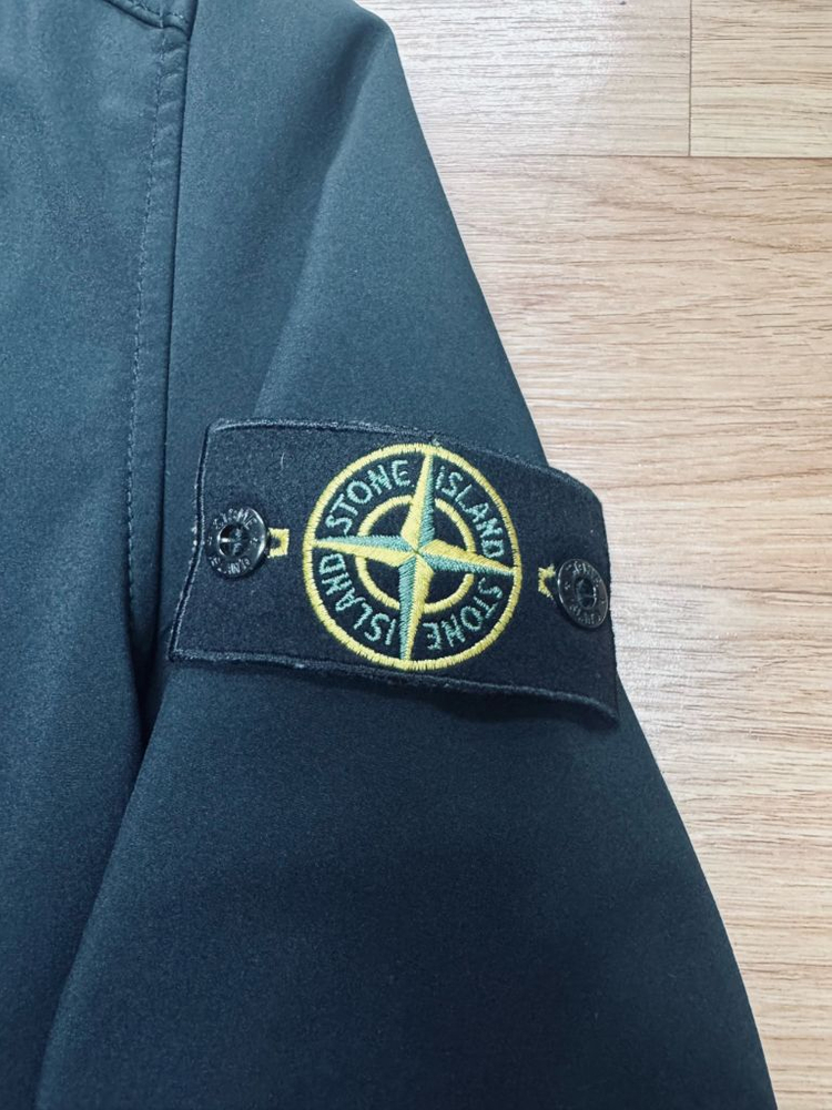 스톤아일랜드 소프트쉘 후드 집업 블랙 M 이미지