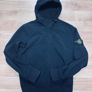 스톤아일랜드 소프트쉘 후드 집업 블랙 M 이미지