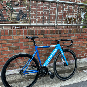 콘스탄틴 버니드 하늘구름 픽시 판/대 이미지