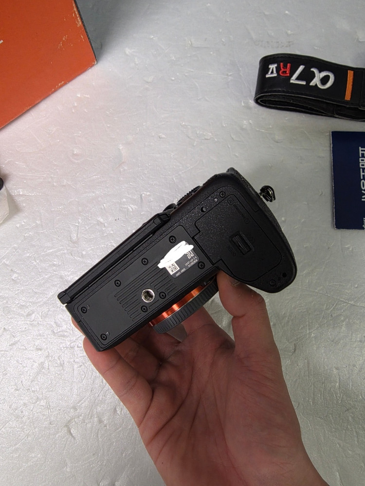 소니a7r5 바디판매합니다 1-2만컷대풀박스구성 소니캐논교환가능 이미지