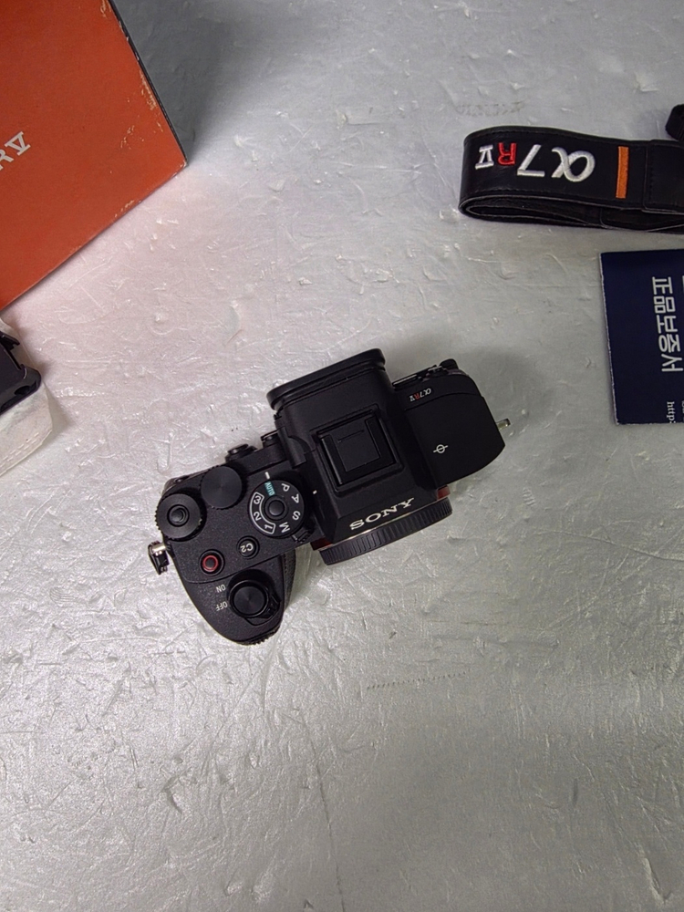 소니a7r5 바디판매합니다 1-2만컷대풀박스구성 소니캐논교환가능 이미지