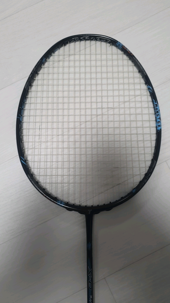 트라이온 X-o 몬스터 라이트 블루 배드민턴라켓 팝니다. 이미지