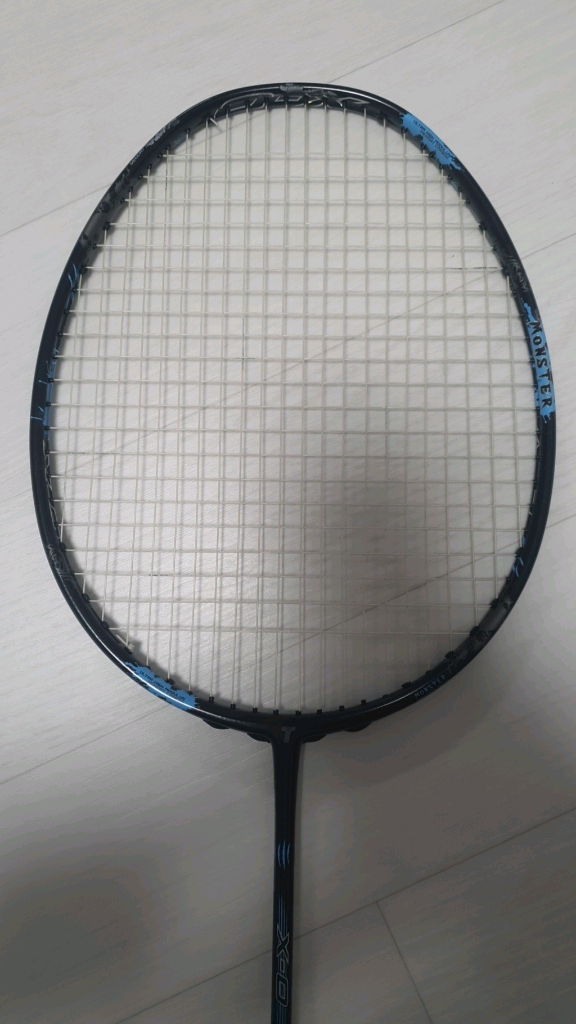 트라이온 X-o 몬스터 라이트 블루 배드민턴라켓 팝니다. 이미지