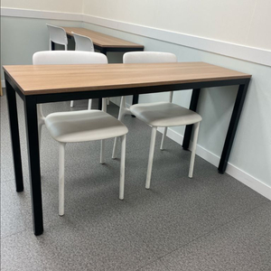 2인용 책상 6개. 의자 12개 이미지