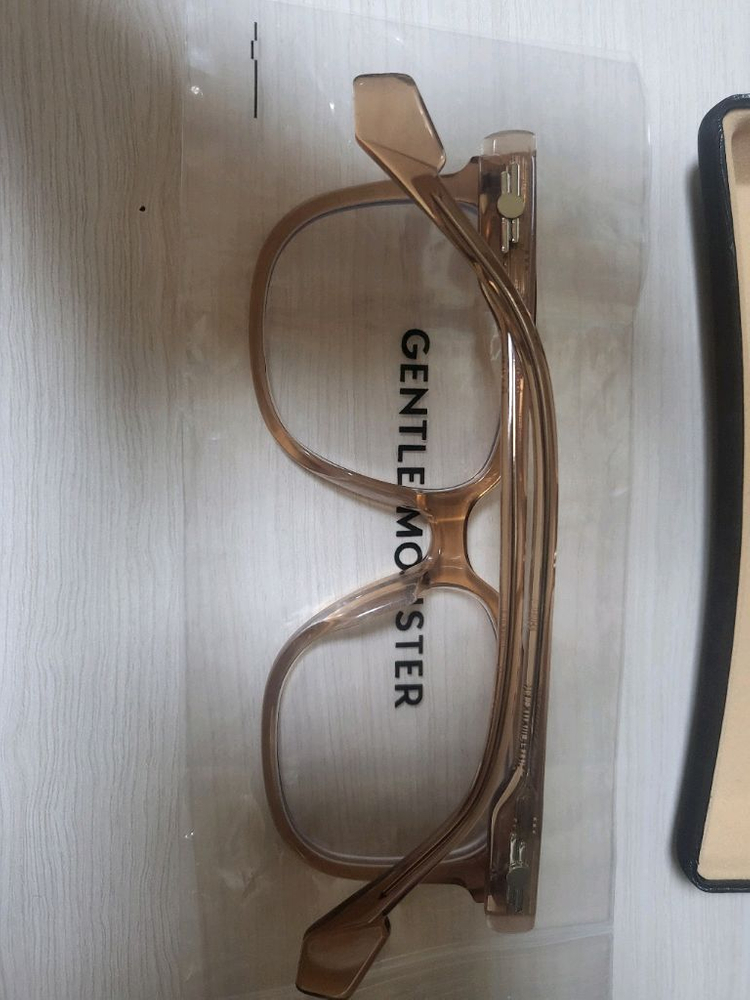 젠틀몬스터 디온 안경테 이미지