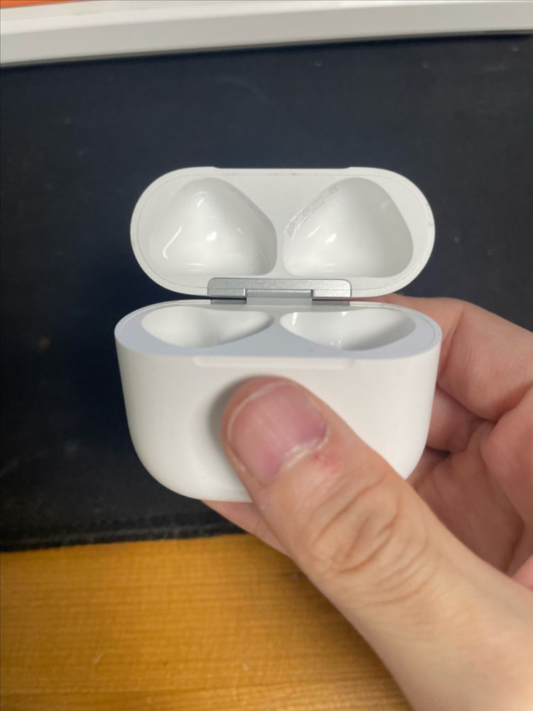 에어팟 4세대 노캔버전 본체 판매합니다 이미지